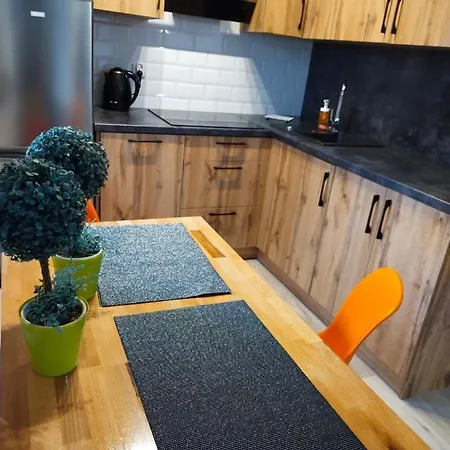 Orange House Apartment